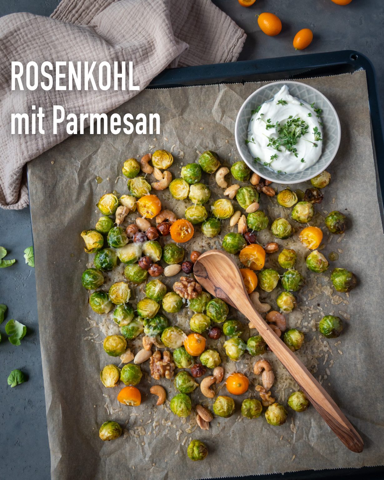 Knuspriger Ofen-Rosenkohl mit Parmesan - Isabell Heßmann
