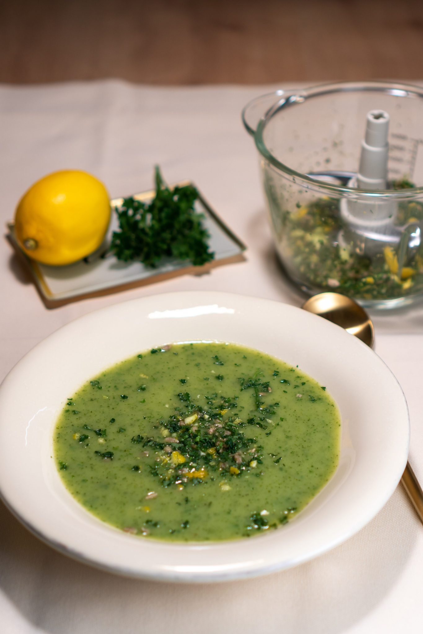 Zucchinisuppe mit Petersilien-Zitronen-Gremolata - Isabell Heßmann